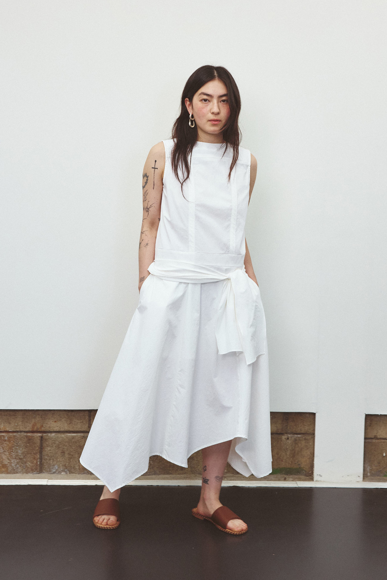 ASYMMETRIC TIE DRESS (WHITE)
